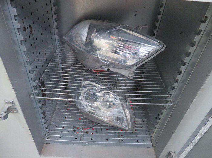 丰田凯美瑞车灯升级阿帕雷霆氙气灯，总成进烤箱