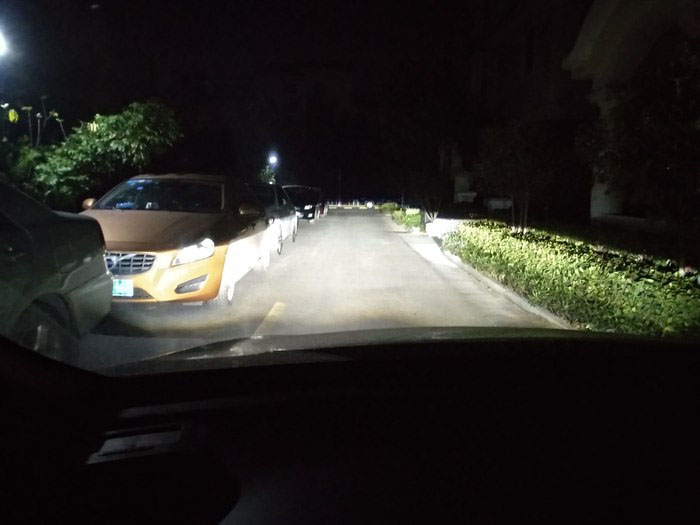丰田致享CVT车灯改装阿帕氙气灯，近光效果